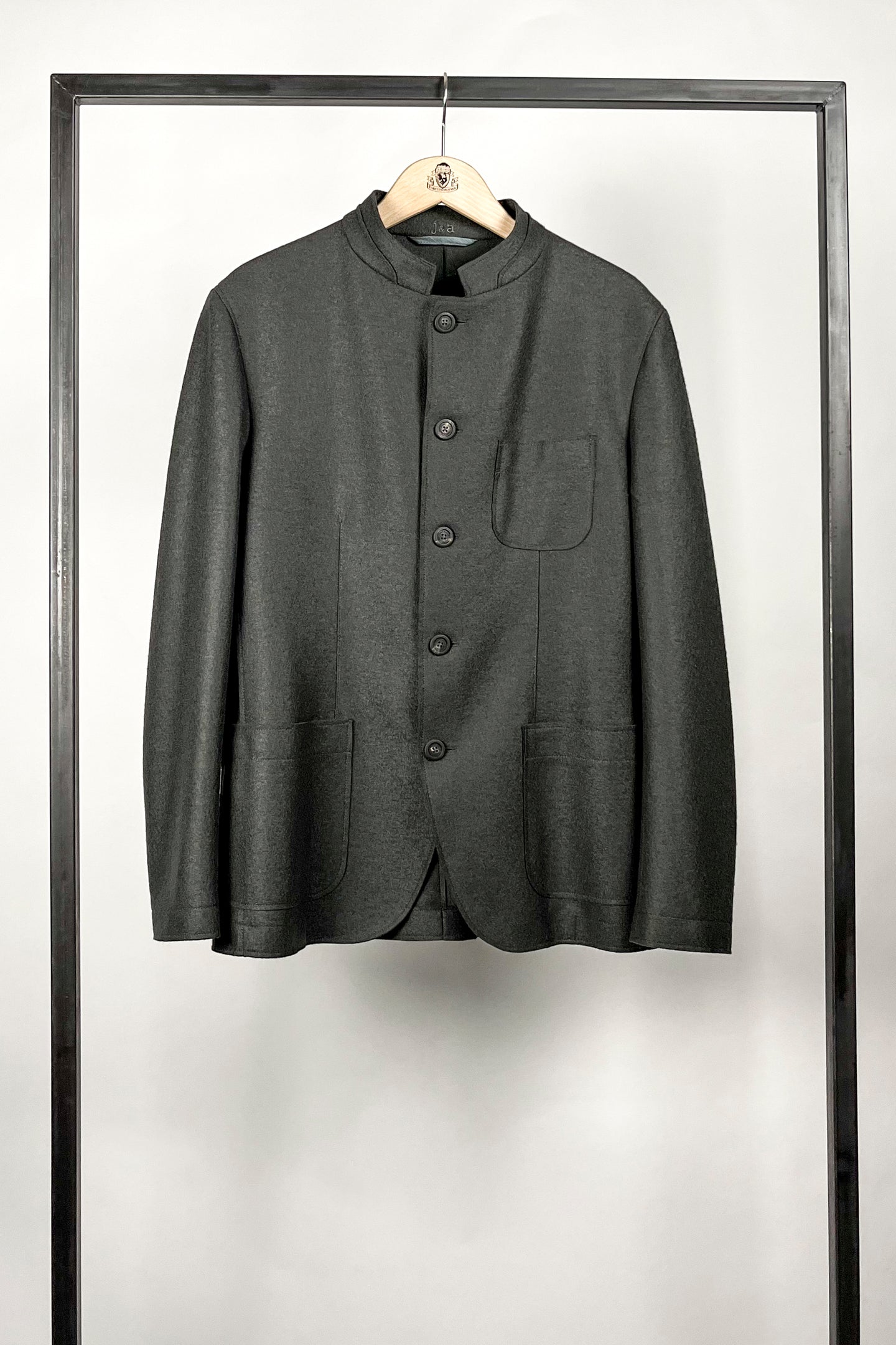 Jacke Ernst